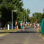 Aranypart & Camping 2*