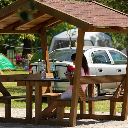 Aranypart & Kamp alanı Siofok