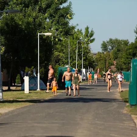 Aranypart & Campsite 2*