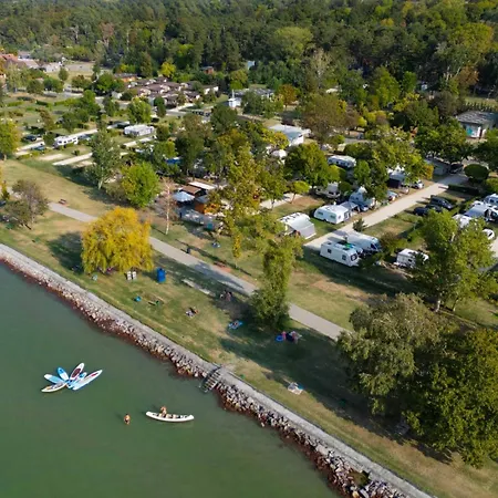 Aranypart & Campingplatz Siófok