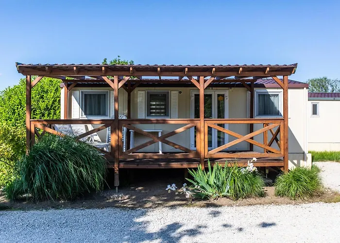 Kemping Aranypart & 2*