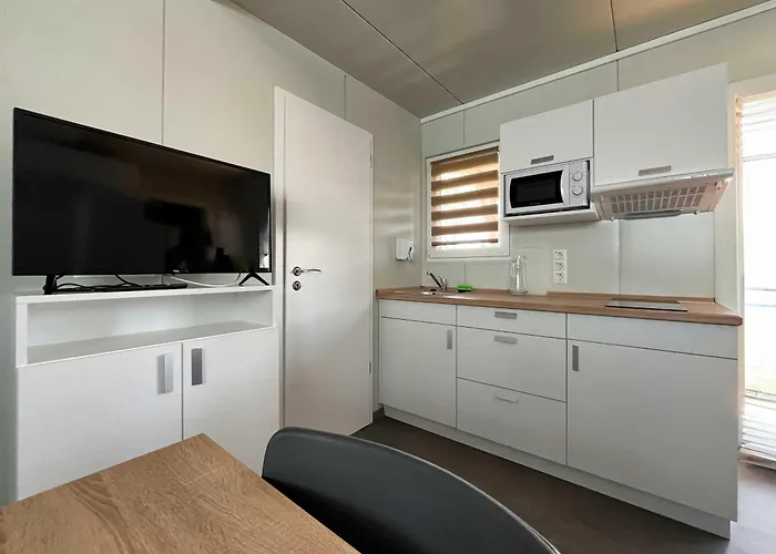 Aranypart & אתר קמפינג 2*